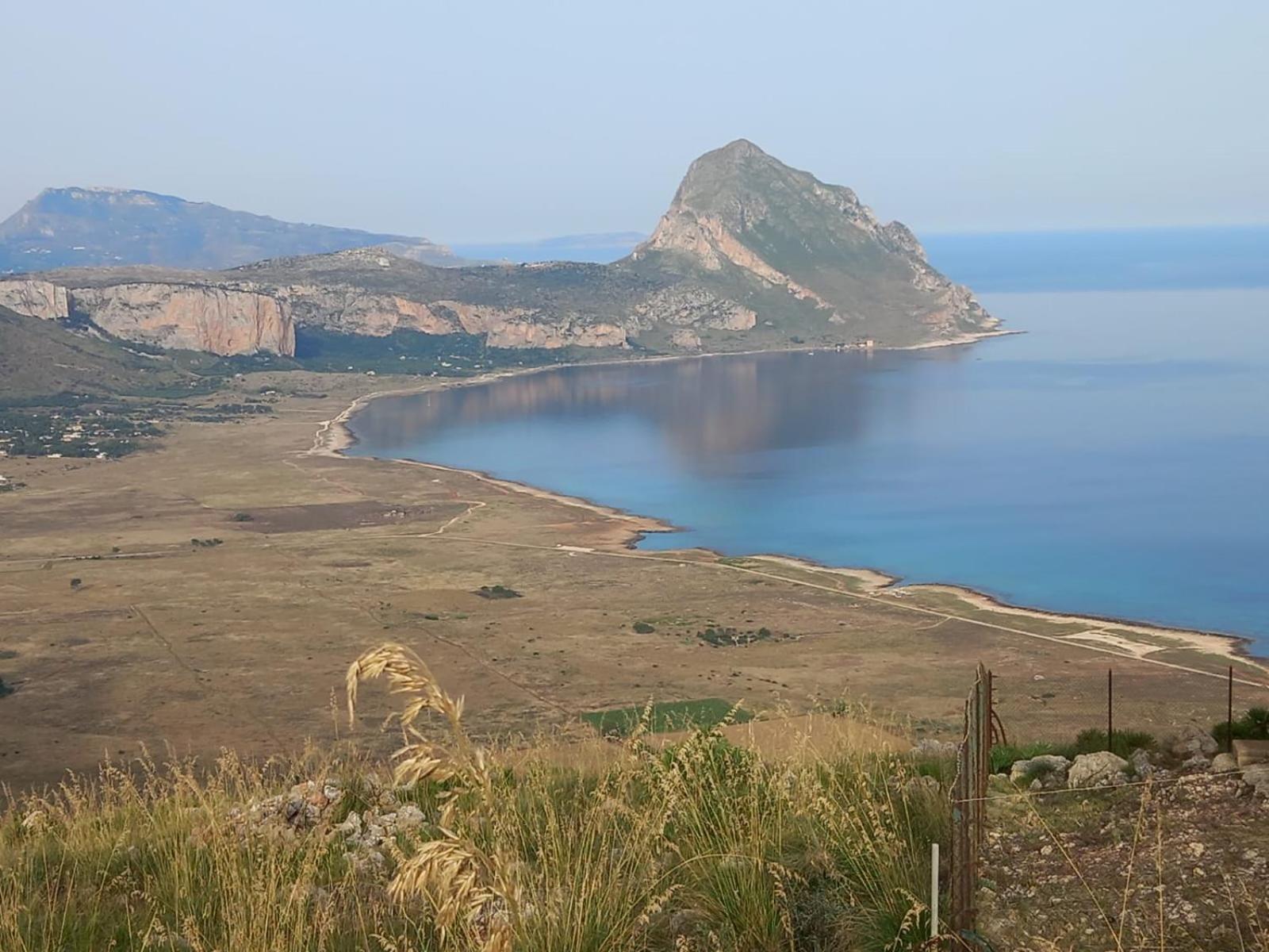 Готель Cala Di Ponente Кастеллуццо Екстер'єр фото
